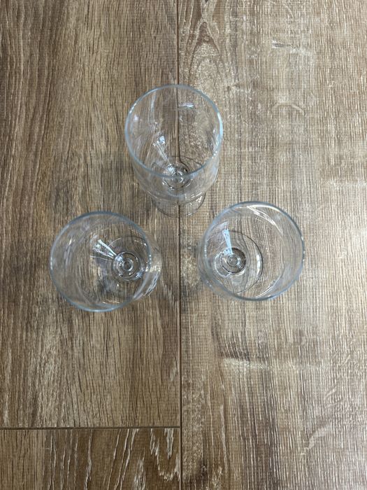 Zestaw 3 szklanych kieliszków z grawerem winogron