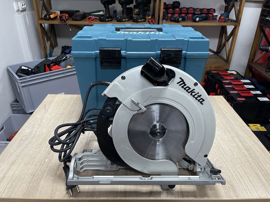 Makita 5903R / дискова пила Макіта 2000W 235mm