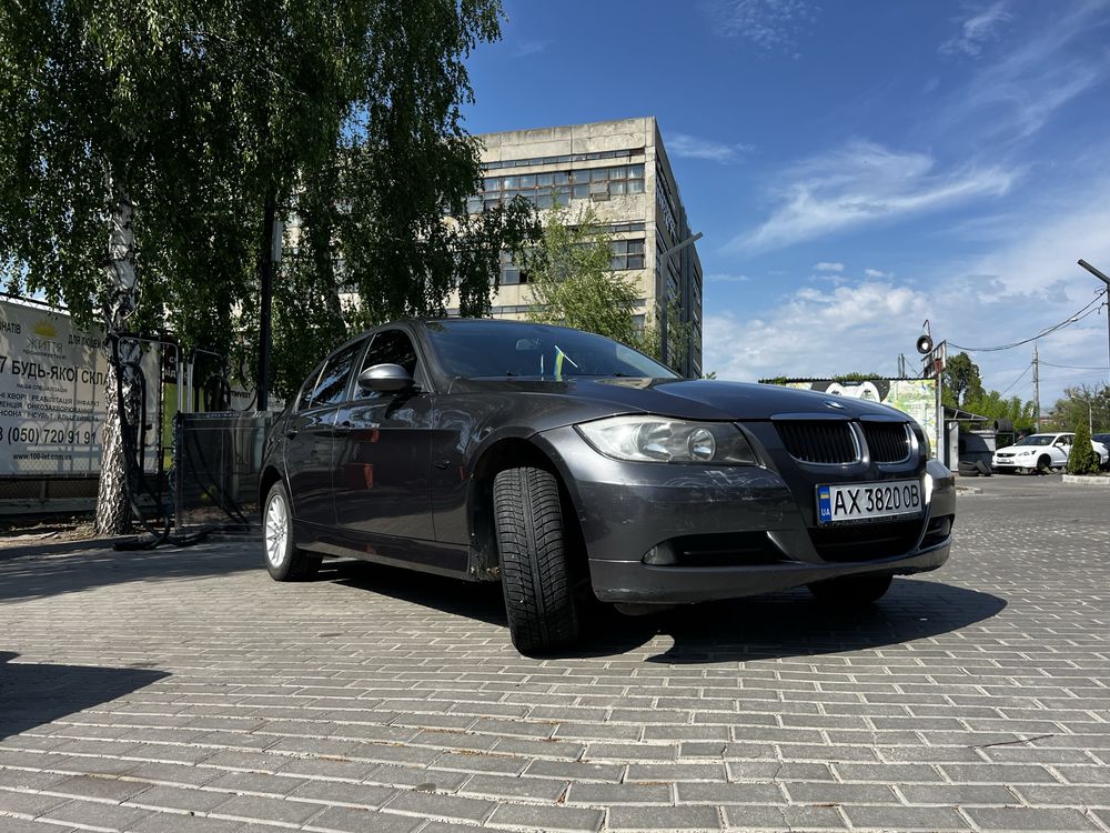 Продам бмв Е90 2007 года выпуска
