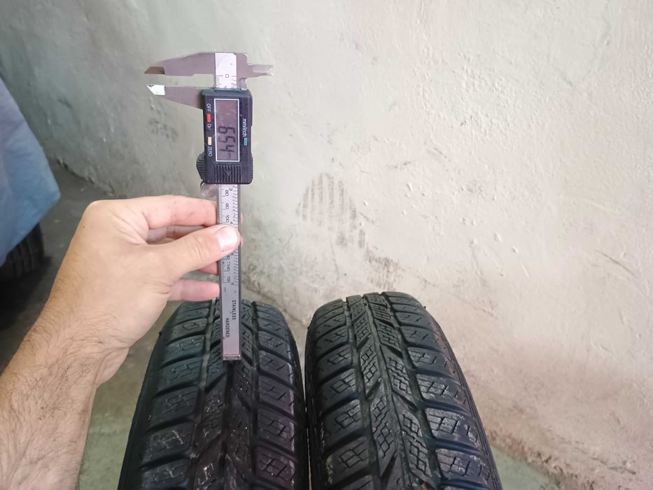 Opony 135/80/13 zimowe 2 sztuki.