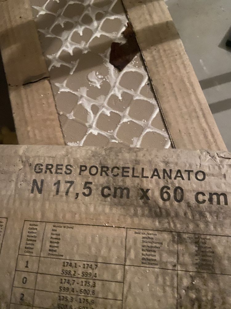 Gres porcellanato płytki drewnopodobne