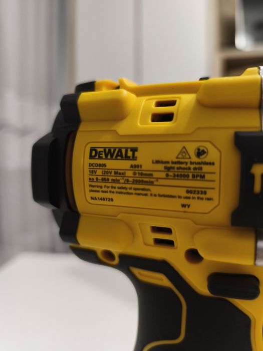 Nowa wiertarko-wkrętarka akumulatorowa DeWalt DCD805