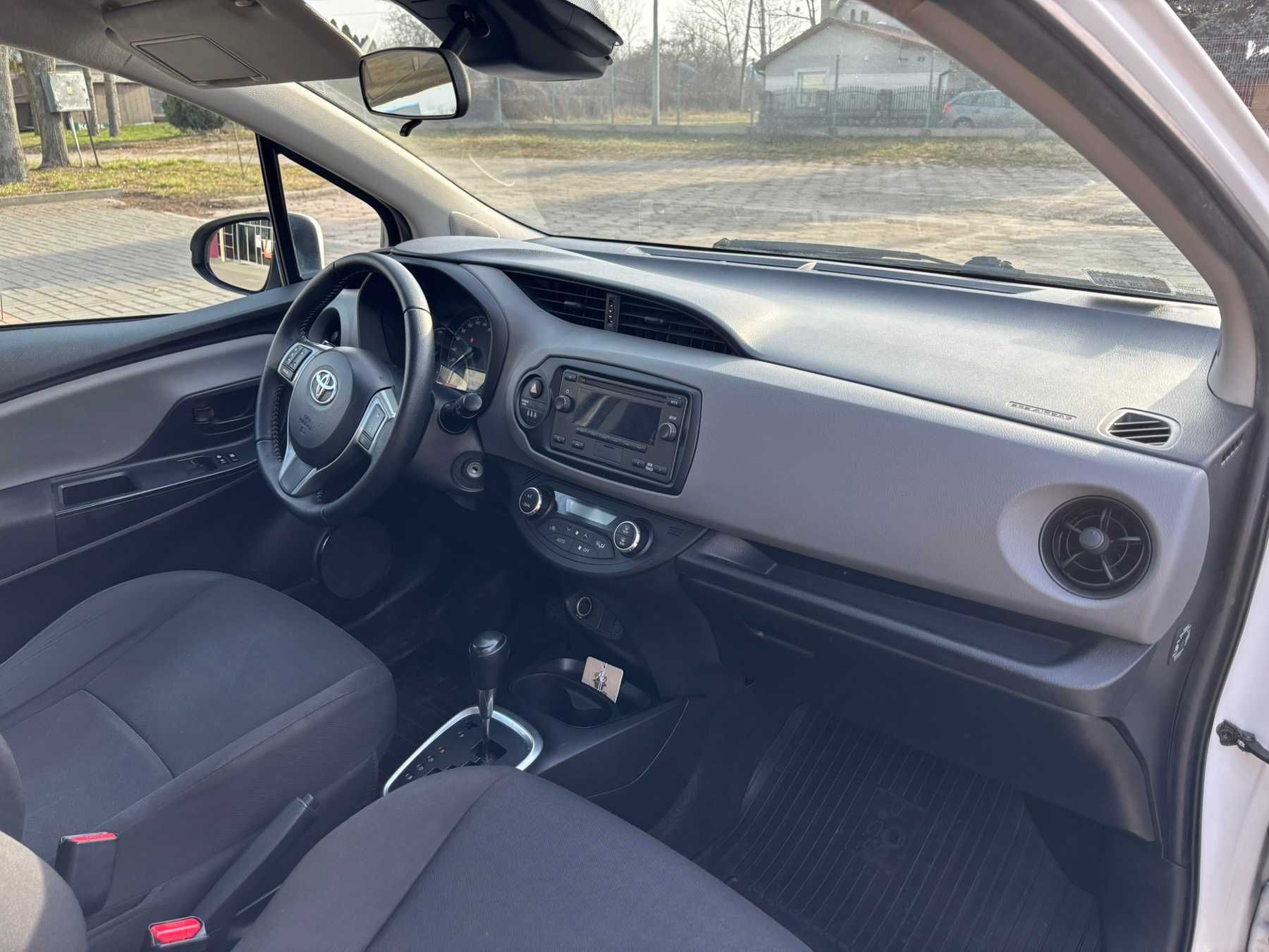 Wynajem Toyota Yaris Hybrid 100 Instalacja gazowa Premium Łomża