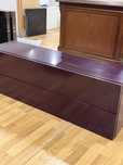 Movel com gavetas roxo