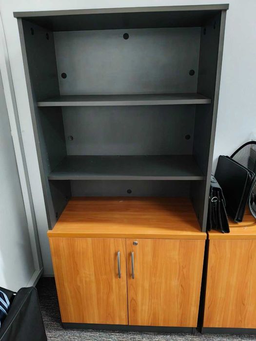 meble biurowe, regały, szafy