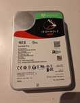 Dysk twardy Seagate IronWolf 16 TB - uszkodzony / do części