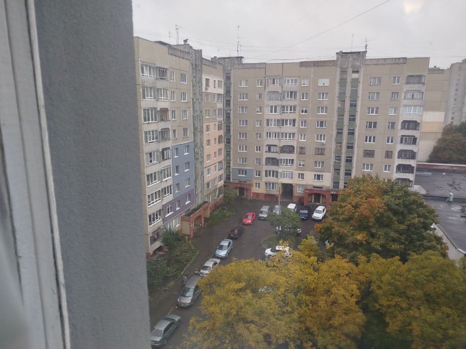 Продаж 3-кім кв по вул Коломийська ( Сихів )