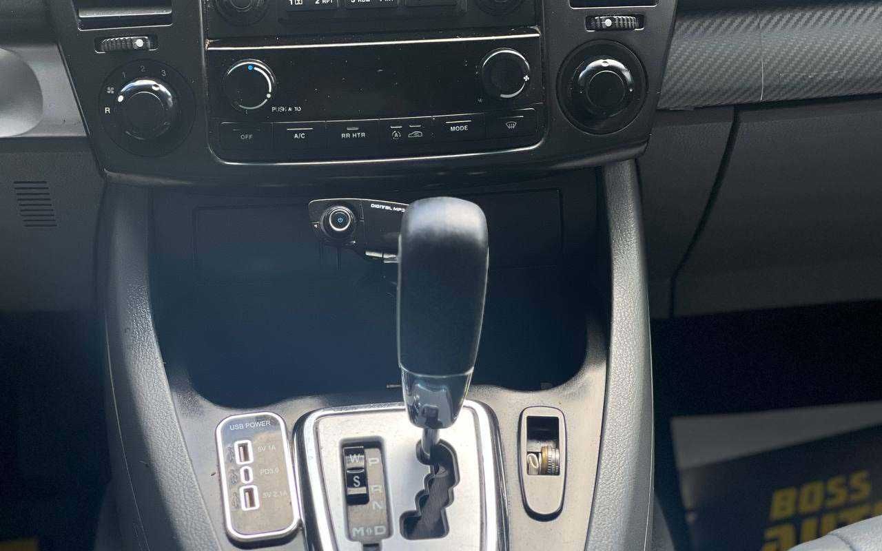 SsangYong Rodius 2008