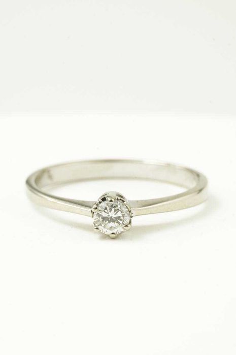 Złoty pierścionek z brylantem 18K 1.98g