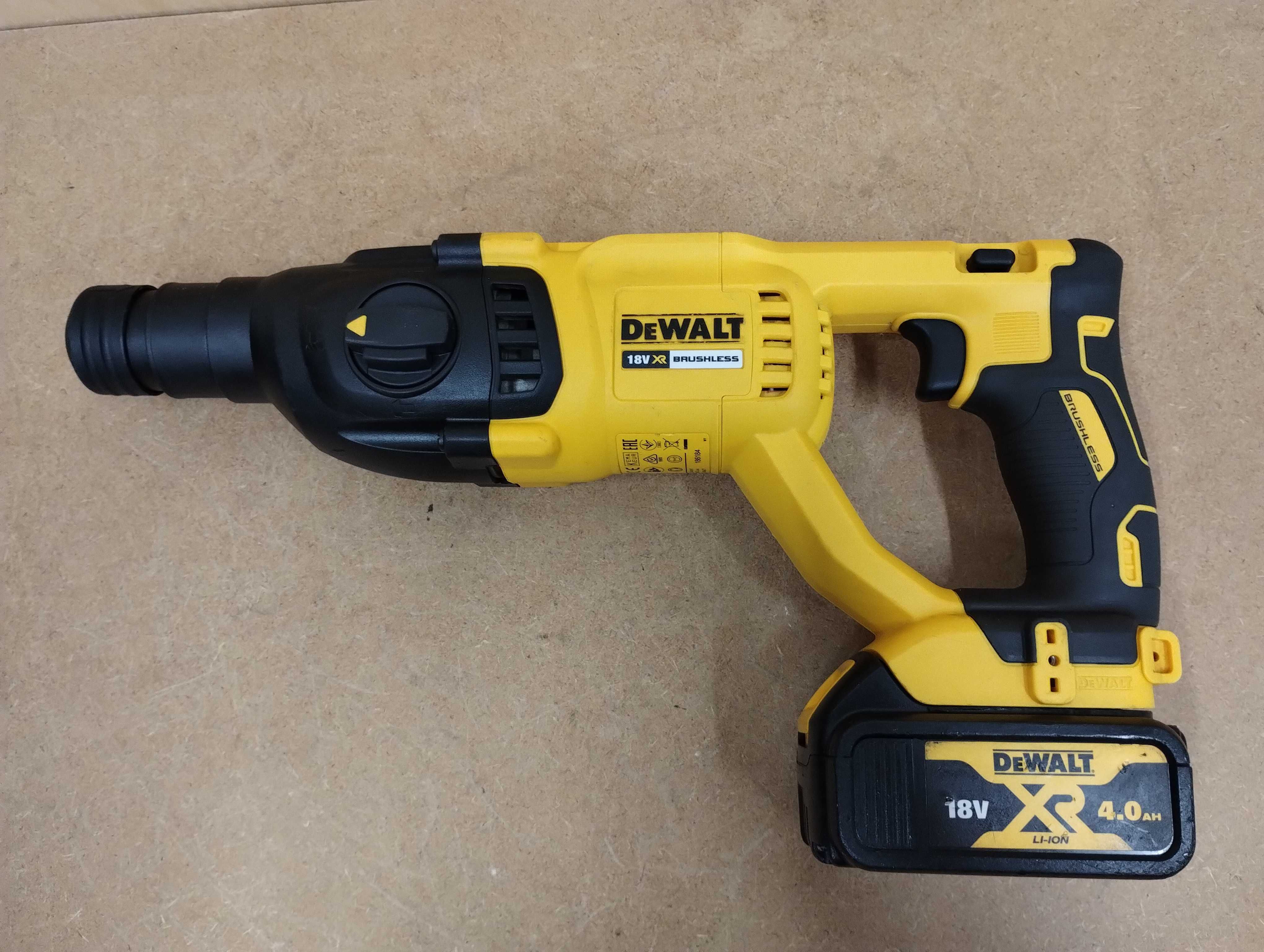 DeWalt DCH133 Młotowiertarka Udarowa 3Funkcyjna SDSPlus 2021 rok 4.0Ah