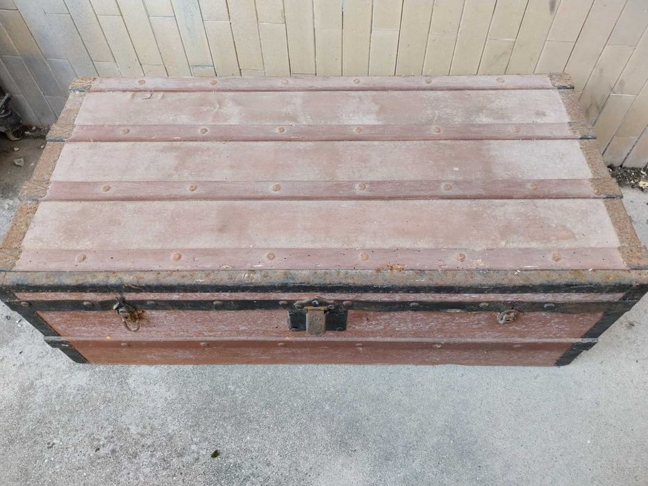 Mala antiga em madeira