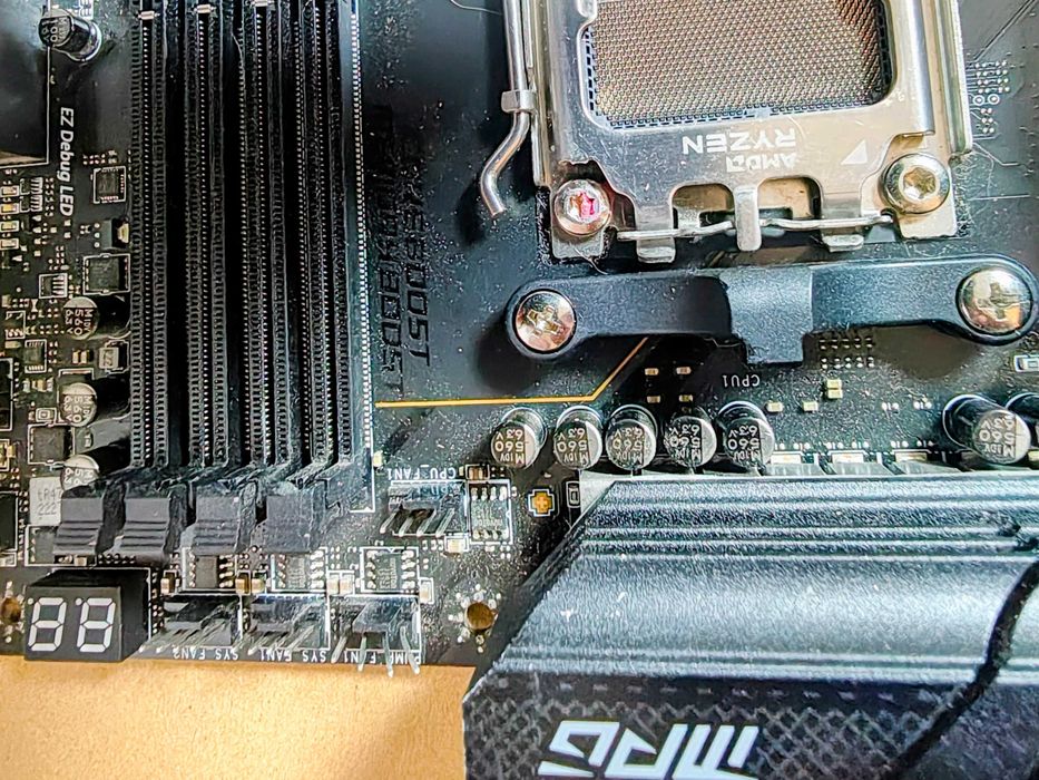 Материнська плата MSI X670E Carbon Wi-Fi  sAM5, AMD X670, 3хPCI-E 4хM2