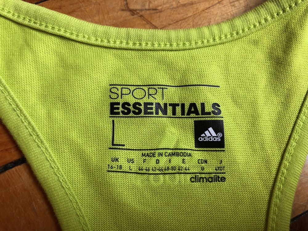 Классная, красивая майка Adidas Sport Essentials оригинал