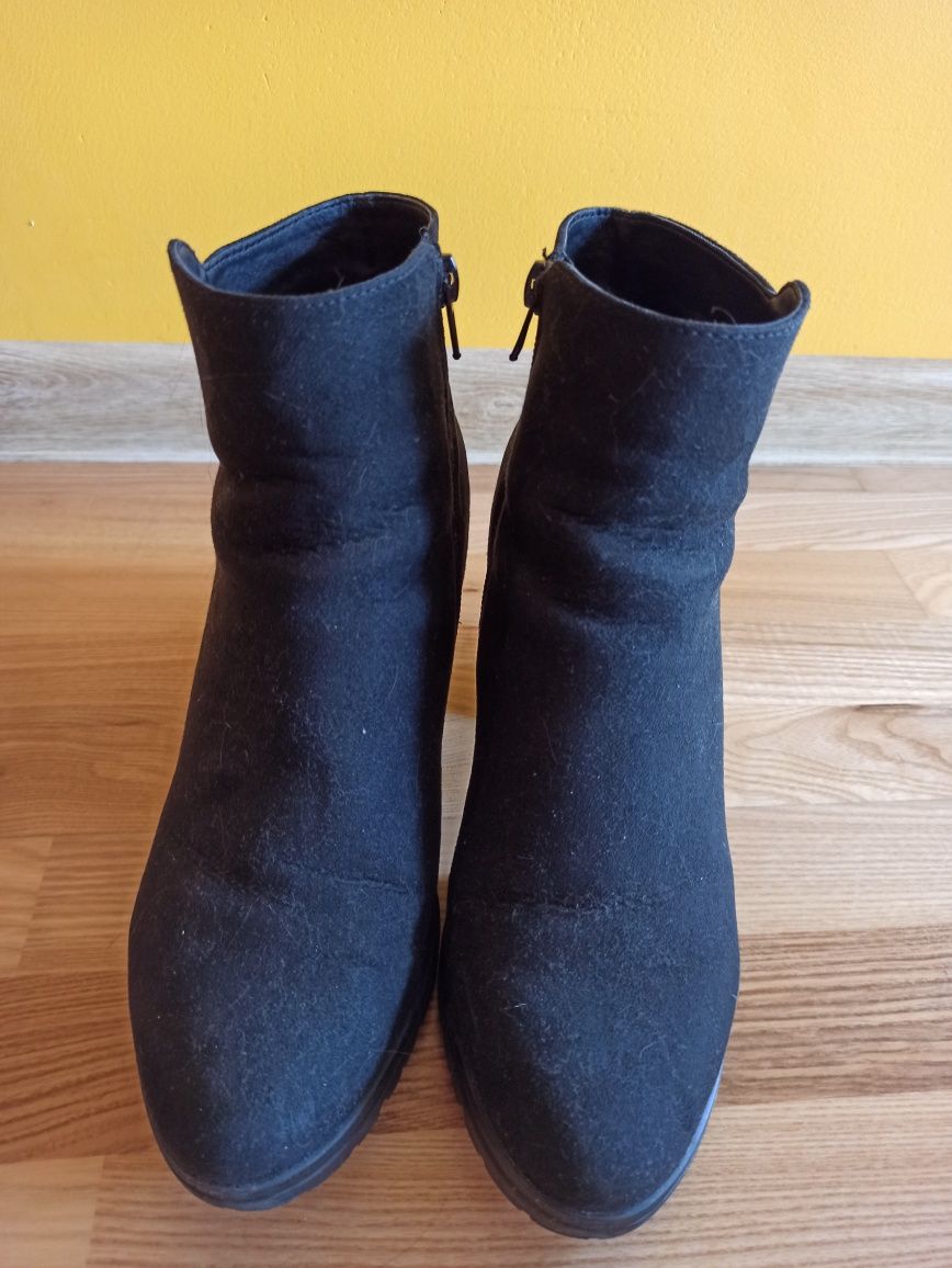 Czarne buty jesienno-zimowe, 38