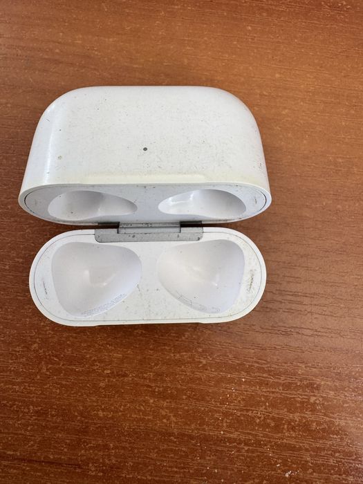 Кейс для навушників airpoods