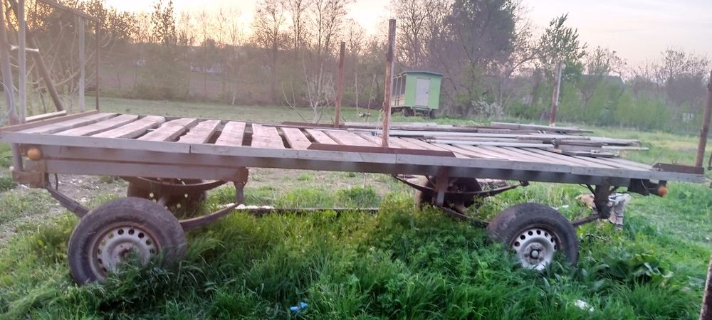 Прицеп платорма для бджіл