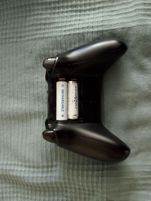 Xbox one x + 2 pady