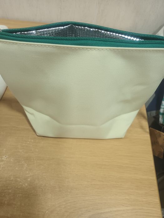 Bolsa térmica pequena estampada yves rocher