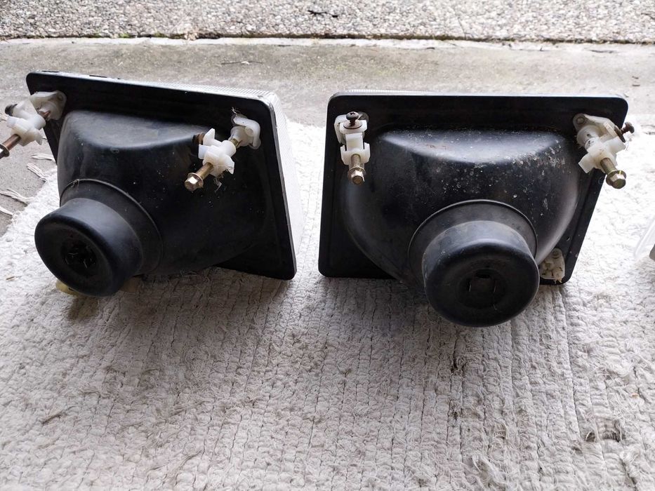 Farois e óticas Fiat Uno