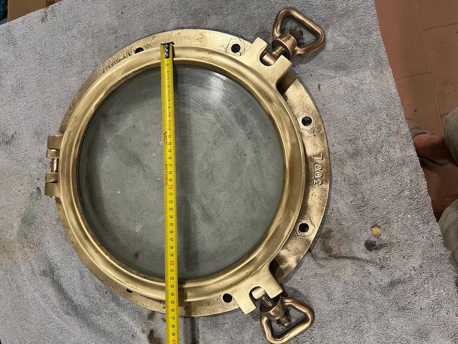 Vigia completa em latão