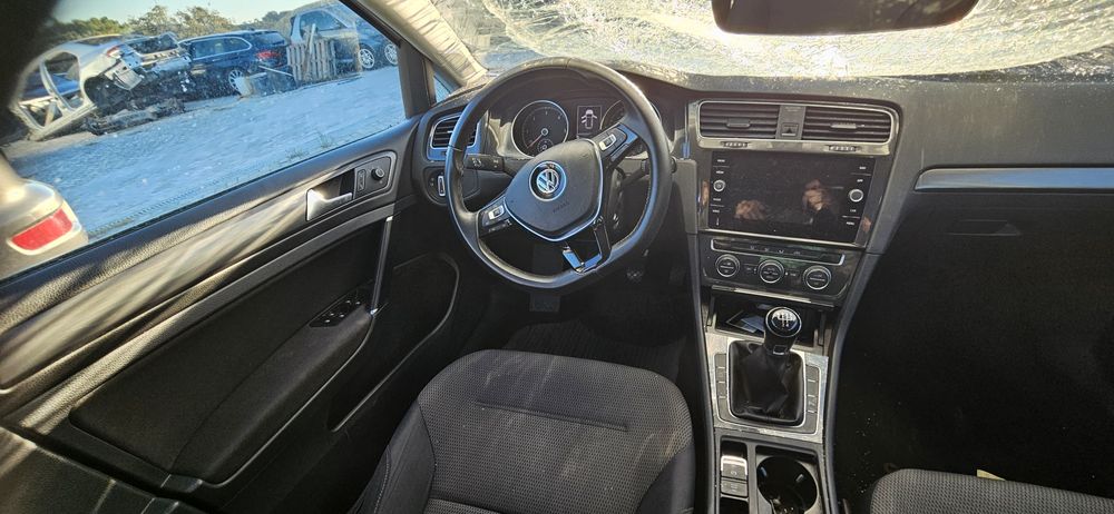 Golf 7 de 2018 a trabalhar e andar