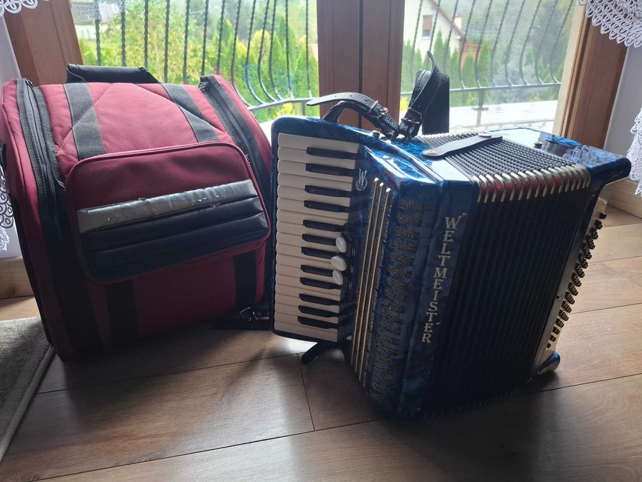 Akordeon WELTMEISTER 60 basów + Futerał