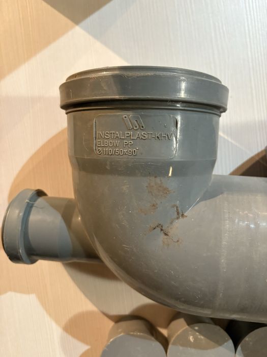 Сантехніка коліна.