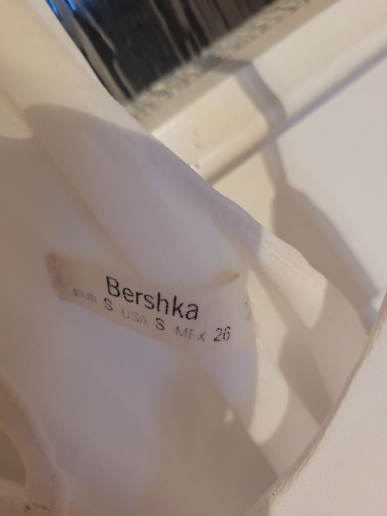 Top na ramiączka Bershka S