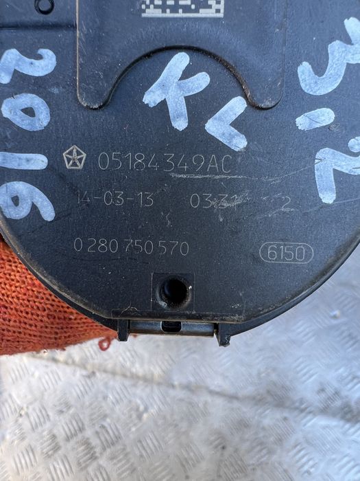 Дроссельная заслонка JEEP Wrangler 07-18 05184349AC cherokee kl