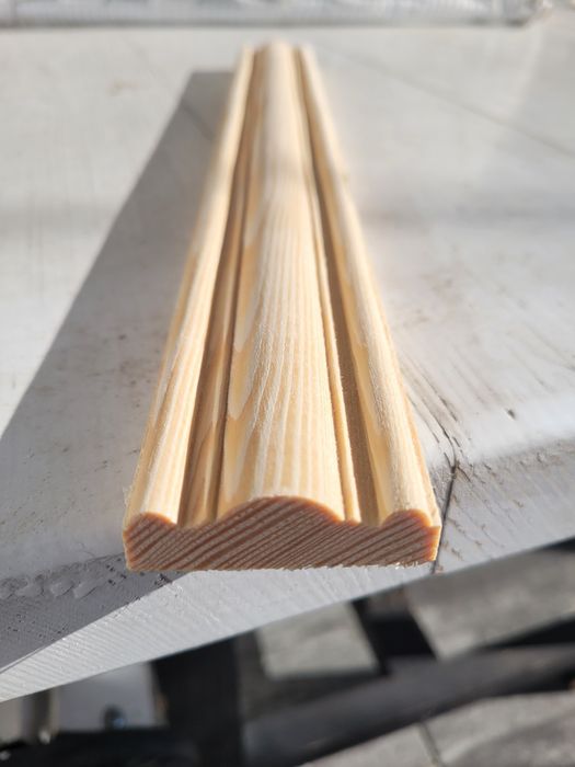 Listwy wykonczeniowe dekoracyjne frezowane scienne