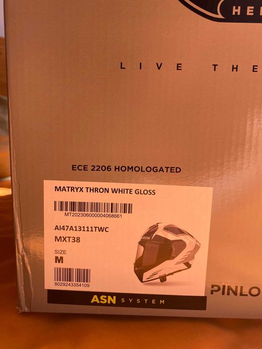 Airoh- Matrix Thron White Gloss