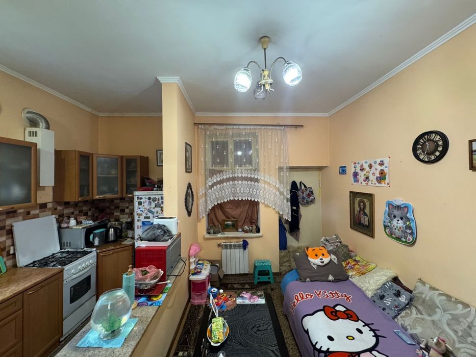 Продається 2 кім квартира зі всоїм двориком