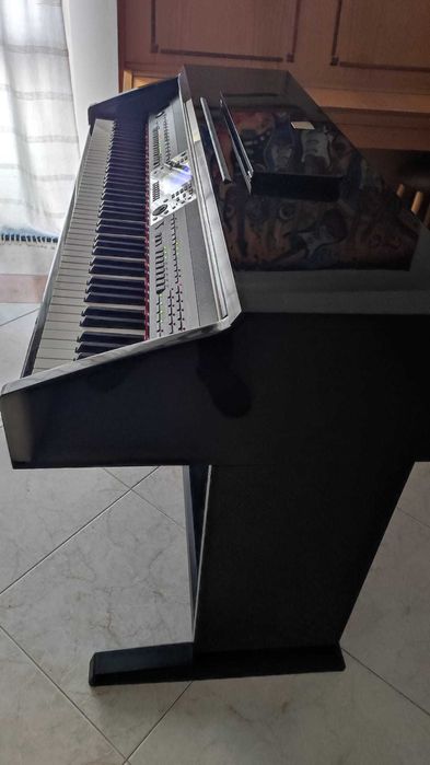 Piano Digital Clavinova CVP