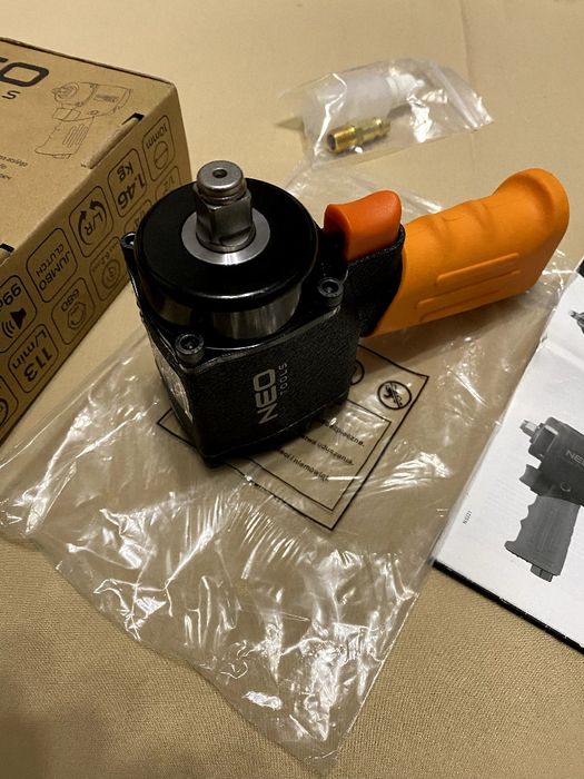 Польща  Ударний Гайковерт пневматичний NEO Tools 14-006