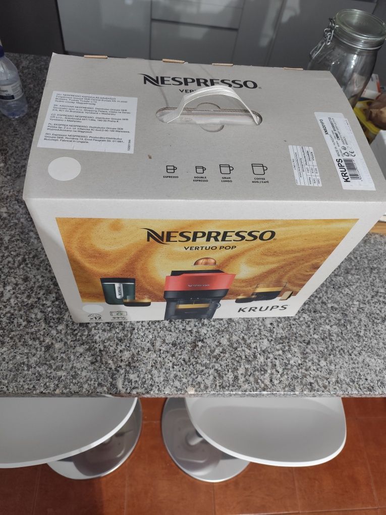 Máquina de café Nespresso Vertuo Nova