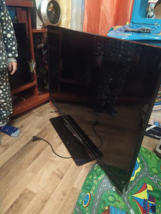 Телевизор Филипс 42' на запчасти