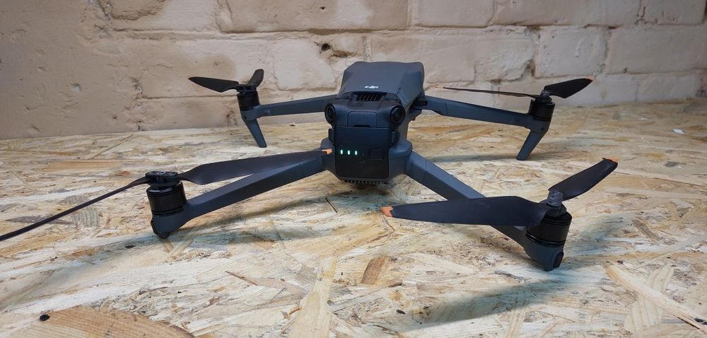 Квадрокоптер DJI Mavic 3 Fly More Combo