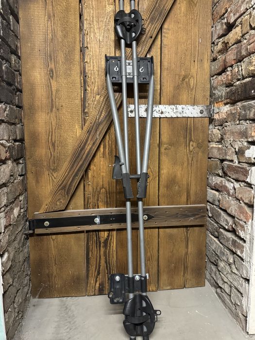 Uchwyt rowerowy na bagaznik dachowy Thule FreeRide 532