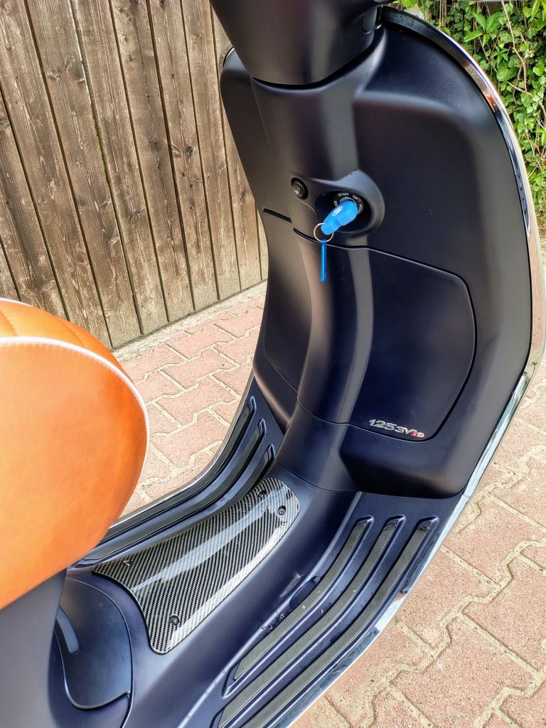 Vespa Primavera 125 ABS  niebieska satyna