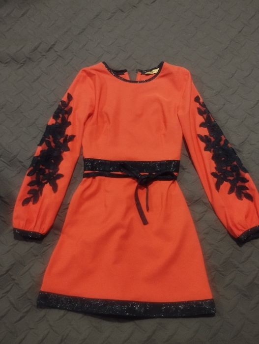 Продаю сукню. Розмір 36