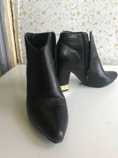 Botim preto novo