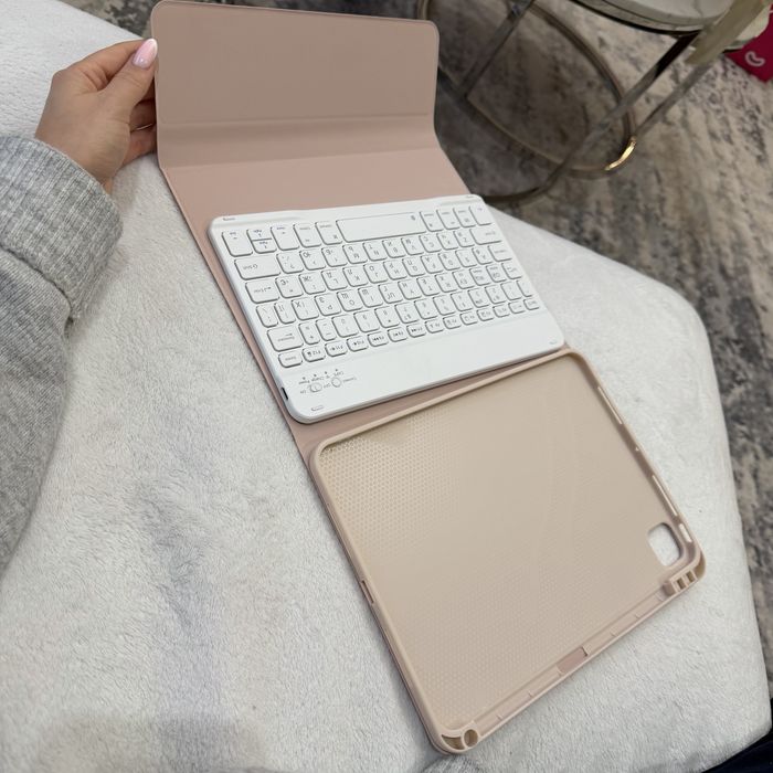 Чохол-клавіатура до планшета APPLE IPAD PRO 11 M4