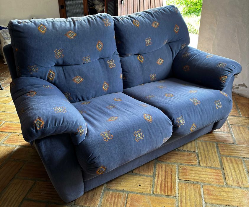 sofá de 2 lugares impecável