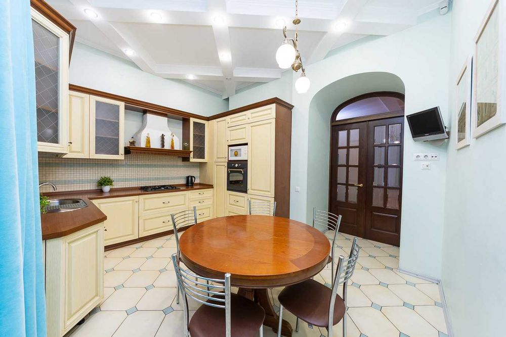 5к Михайлівська 15, Майдан, Крещатик, паркування