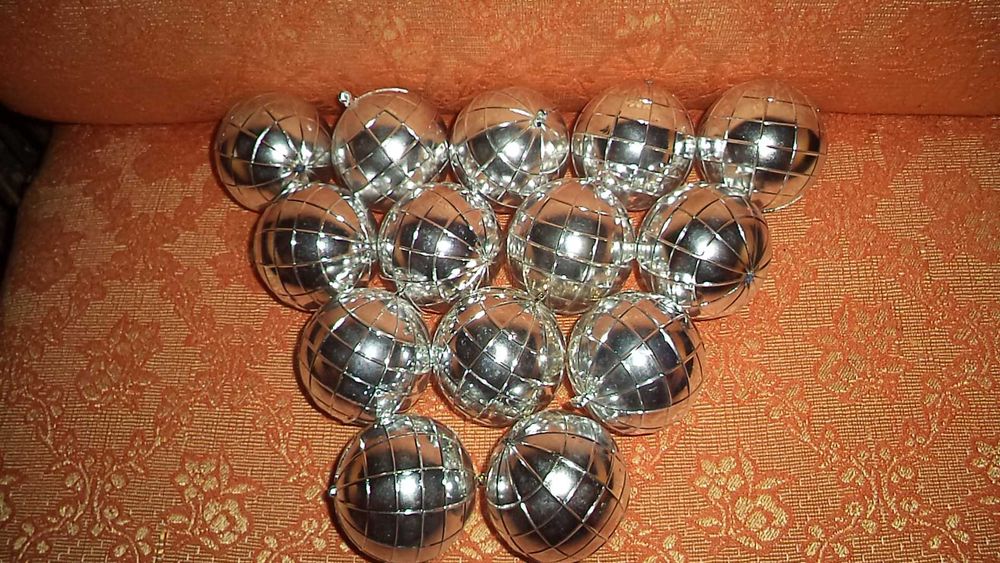 Bombki choinkowe plastikowe srebrne śr. 6cm 14 szt