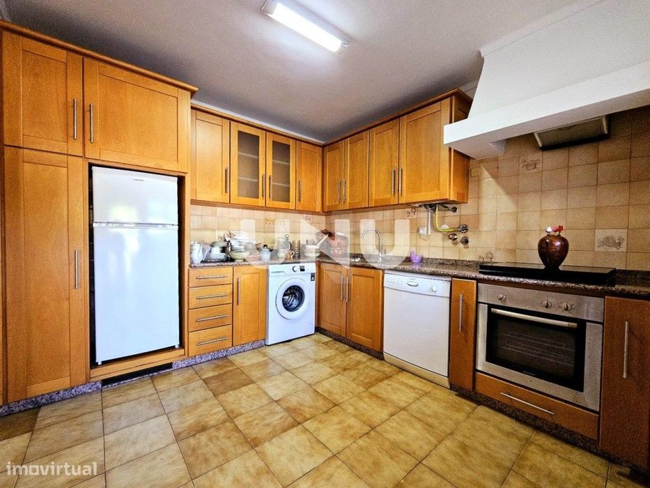 Moradia em Banda T4 - Bairro Residencial