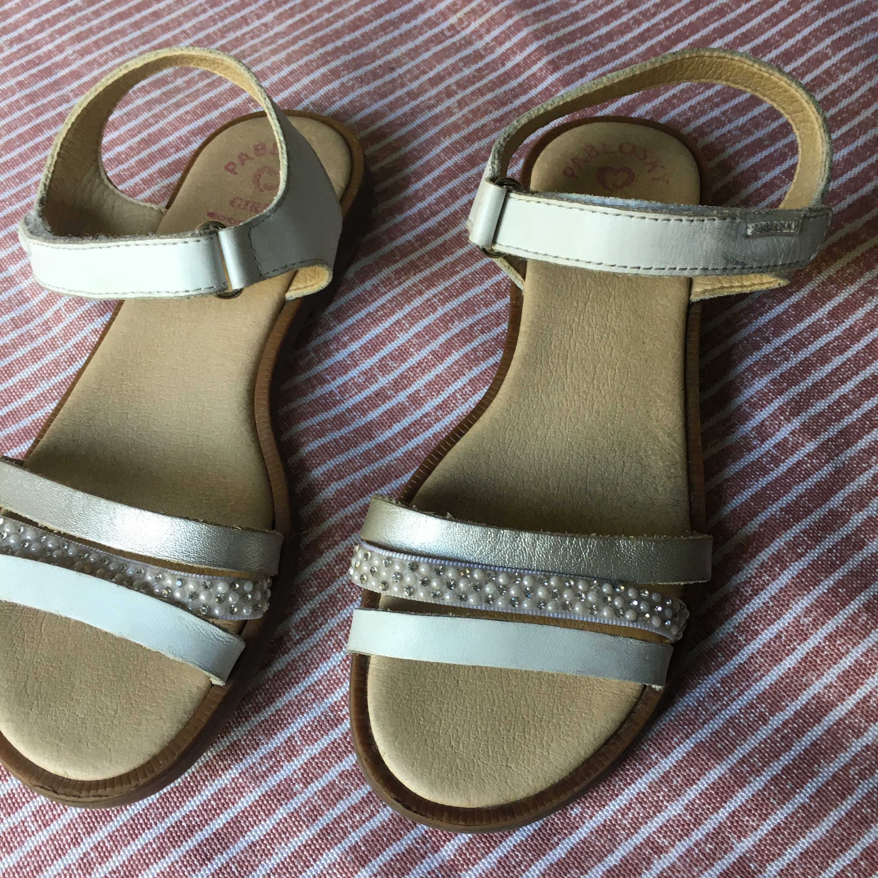 Bonitas sandálias para menina, da marca Pablosky