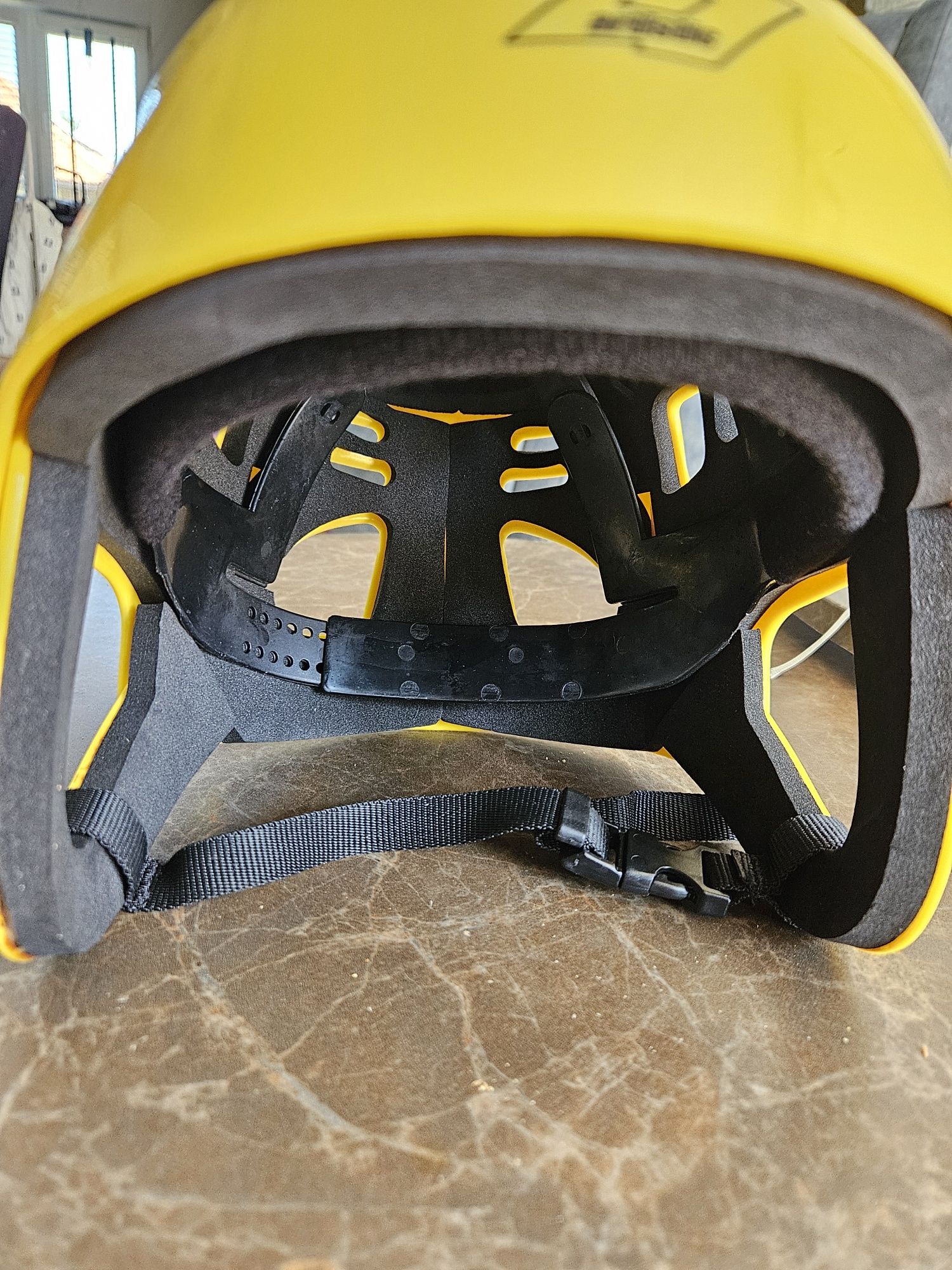 Kask  Ratowniczy