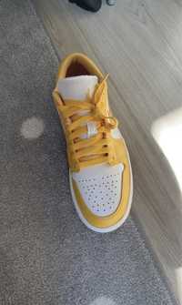 Jordan 1 Low Amarelo