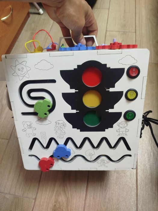 Іменний дерев'яний куб для розвитку